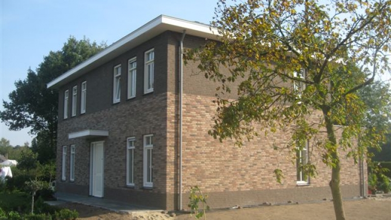 V079-224