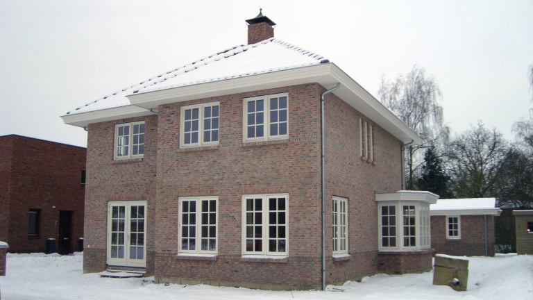 V081-078