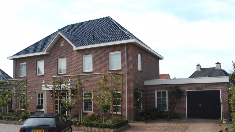 V083-004