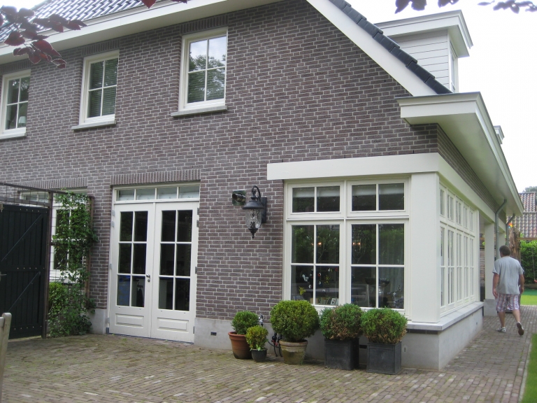 V092-002