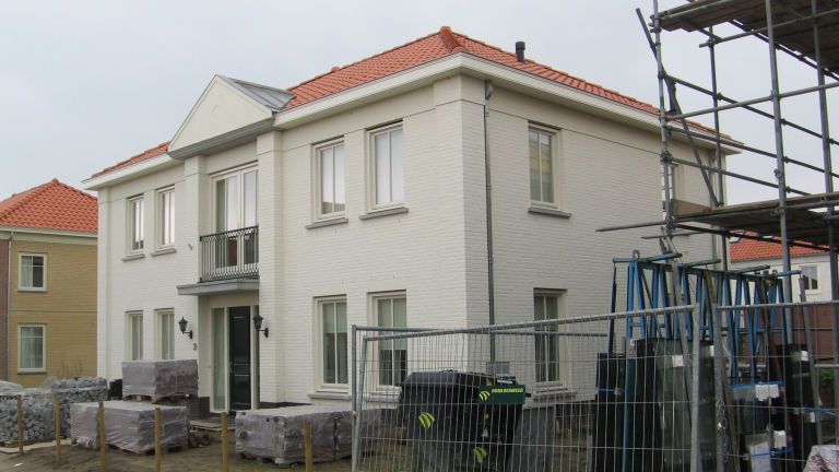 V083-017