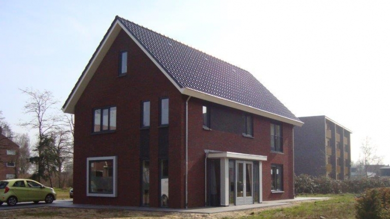 V09-055