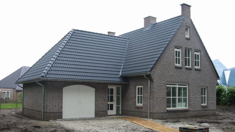 V038-028