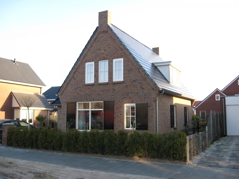 V038-053