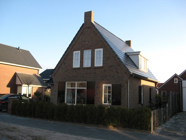V038-053