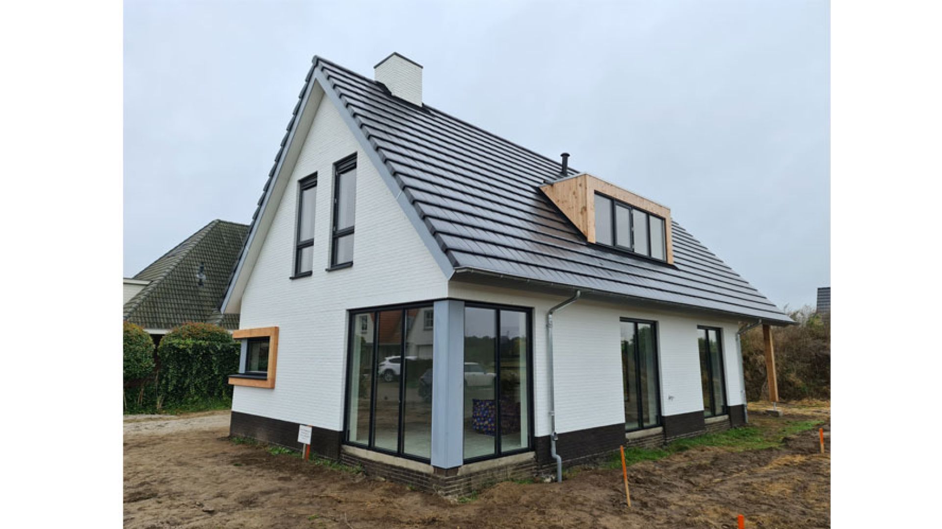 Drie vrijstaande woningen in Apeldoorn opgeleverd