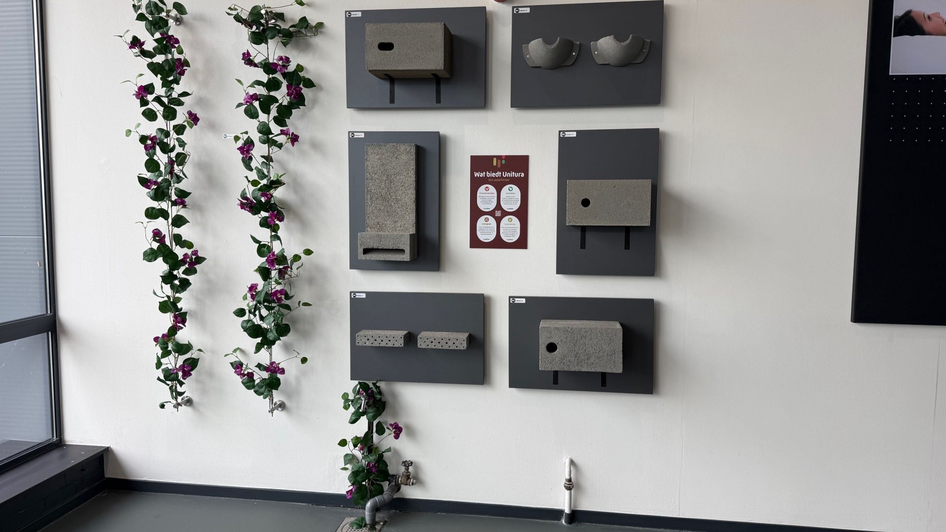 Nieuw: natuurinclusieve wand van Unitura in het Bouwinspiratie Centrum