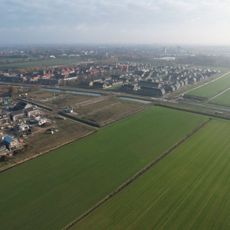 Bekijk Weideblick vanuit de lucht